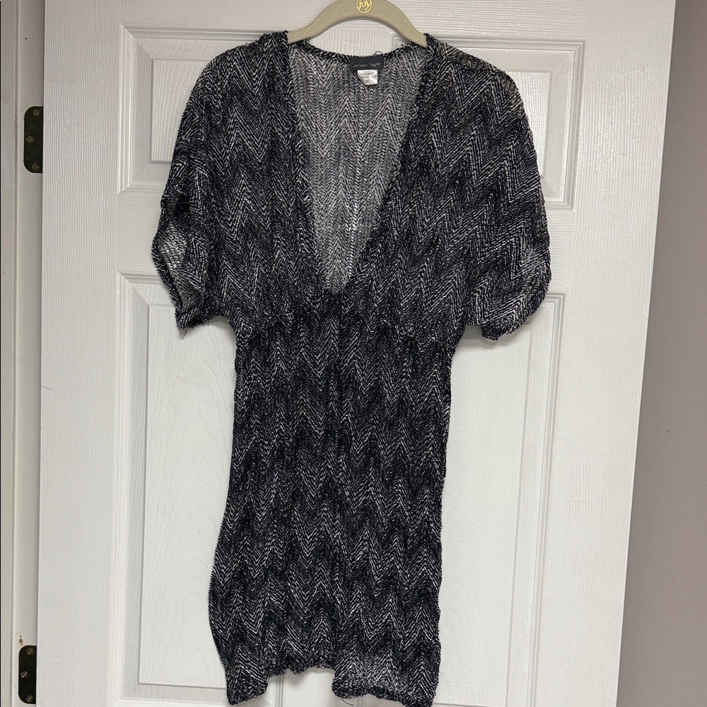 Jordan Taylor Black and White Chevron Knit Swim suit Cover up